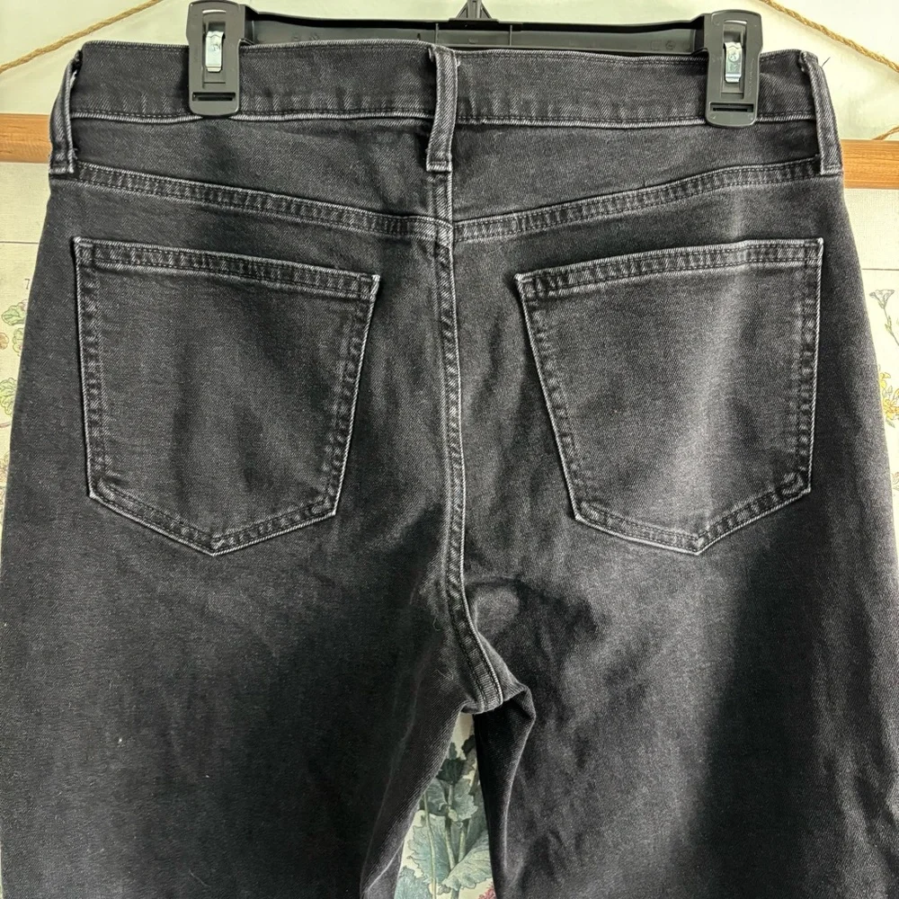 GAP Women’s Dark Gray Straight Jeans 31